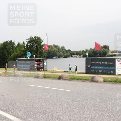 15.06.2025 - 27. Vierlanden-Triathlon H.Heesch http://msf.ph/oto/8010546 15.06.2025 11:00:59 Radfahren 203 meine-sportfotos.de