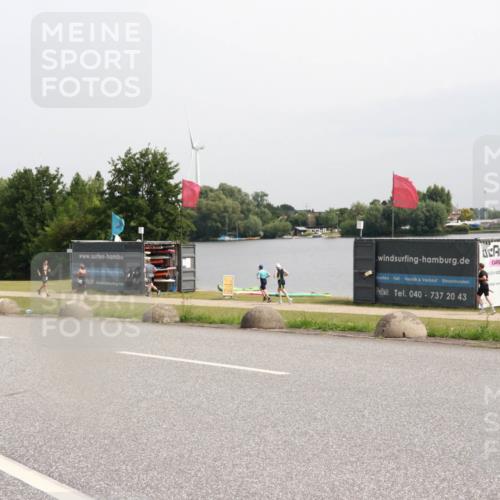 15.06.2025 - 27. Vierlanden-Triathlon H.Heesch http://msf.ph/oto/8010572 15.06.2025 11:00:59 Radfahren 203 meine-sportfotos.de