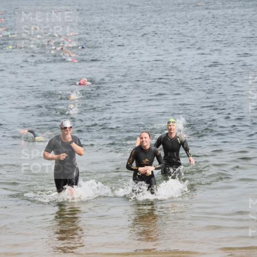 21.06.2025 - 27. Vierlanden-Triathlon MichiJ http://msf.ph/oto/8010604 15.06.2026 10:13:35 Schwimmen 545, 585, 622, 623 meine-sportfotos.de
