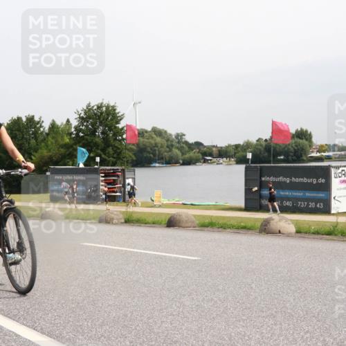 15.06.2025 - 27. Vierlanden-Triathlon H.Heesch http://msf.ph/oto/8010628 15.06.2025 11:01:01 Radfahren 203 meine-sportfotos.de