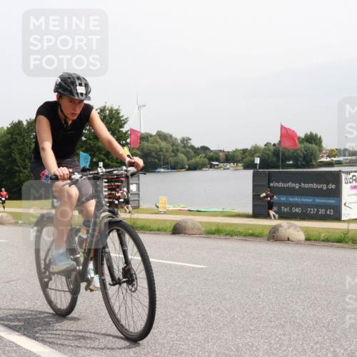 15.06.2025 - 27. Vierlanden-Triathlon H.Heesch http://msf.ph/oto/8010635 15.06.2025 11:01:01 Radfahren 203 meine-sportfotos.de