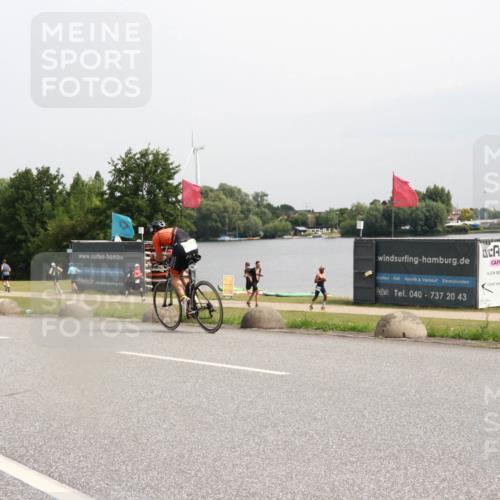 15.06.2025 - 27. Vierlanden-Triathlon H.Heesch http://msf.ph/oto/8010663 15.06.2025 11:01:03 Radfahren 203 meine-sportfotos.de