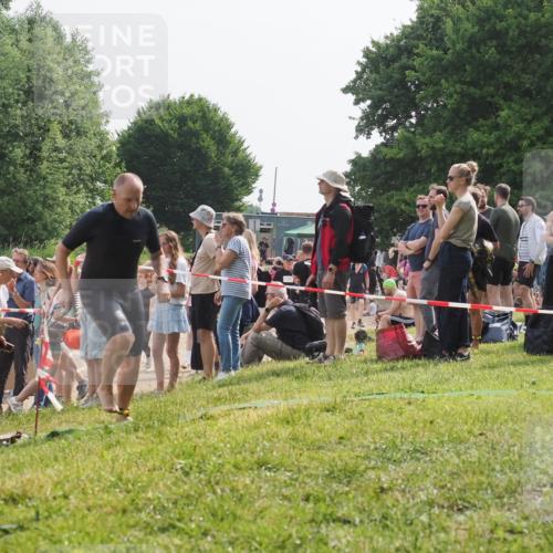15.06.2025 - 27. Vierlanden-Triathlon KatJ http://msf.ph/oto/8010672 15.06.2025 10:10:06 Schwimmen 466 meine-sportfotos.de