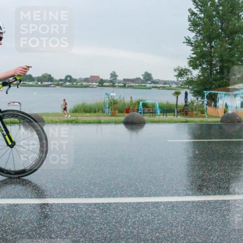 21.06.2025 - 27. Vierlanden-Triathlon H.Heesch http://msf.ph/oto/8010683 15.06.2025 13:52:11 Radfahren 1312 meine-sportfotos.de
