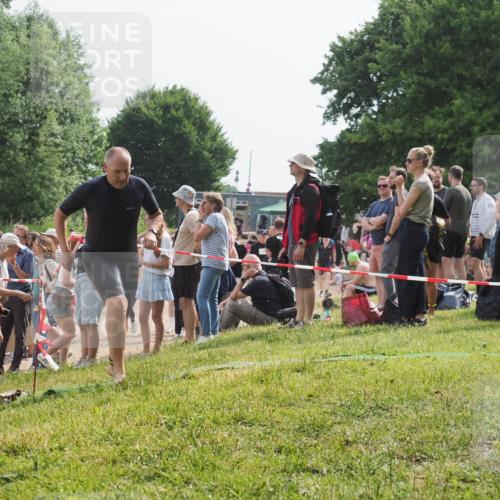 15.06.2025 - 27. Vierlanden-Triathlon KatJ http://msf.ph/oto/8010687 15.06.2025 10:10:06 Schwimmen 466 meine-sportfotos.de
