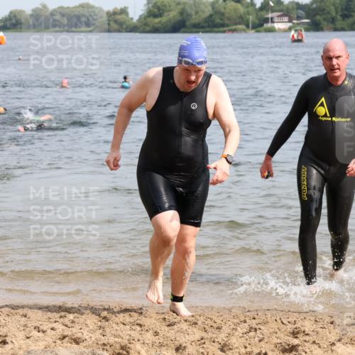 15.06.2025 - 27. Vierlanden-Triathlon Lena Gebhardt http://msf.ph/oto/8010697 15.06.2025 10:07:32 Schwimmen 374, 379, 391, 414, 468 meine-sportfotos.de