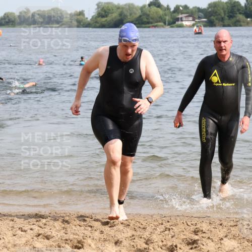 15.06.2025 - 27. Vierlanden-Triathlon Lena Gebhardt http://msf.ph/oto/8010708 15.06.2025 10:07:32 Schwimmen 374, 379, 391, 414, 468 meine-sportfotos.de