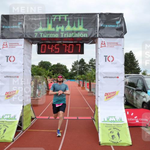 15.06.2025 - 7 Türme Triathlon Michael Strokosch http://msf.ph/oto/8010715 15.06.2025 14:57:07 Ziel 302, 660 meine-sportfotos.de
