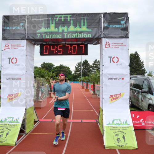 15.06.2025 - 7 Türme Triathlon Michael Strokosch http://msf.ph/oto/8010723 15.06.2025 14:57:07 Ziel 302, 660 meine-sportfotos.de