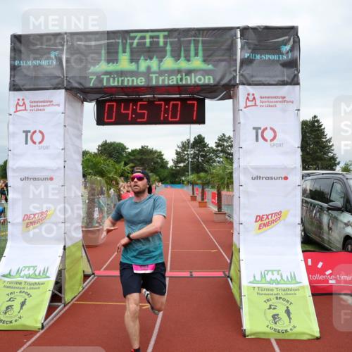 15.06.2025 - 7 Türme Triathlon Michael Strokosch http://msf.ph/oto/8010734 15.06.2025 14:57:07 Ziel 302, 660 meine-sportfotos.de