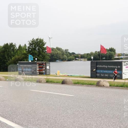 15.06.2025 - 27. Vierlanden-Triathlon H.Heesch http://msf.ph/oto/8010738 15.06.2025 11:01:07 Radfahren 163, 695 meine-sportfotos.de
