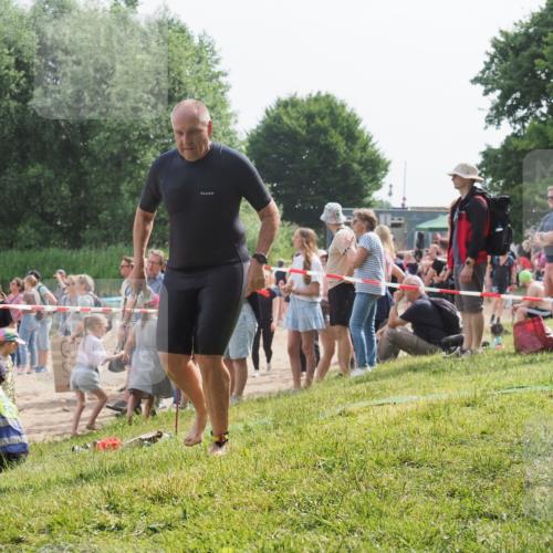 15.06.2025 - 27. Vierlanden-Triathlon KatJ http://msf.ph/oto/8010773 15.06.2025 10:10:07 Schwimmen 466 meine-sportfotos.de