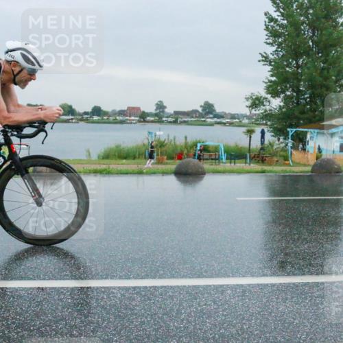 21.06.2025 - 27. Vierlanden-Triathlon H.Heesch http://msf.ph/oto/8010780 15.06.2025 13:53:22 Radfahren 1242 meine-sportfotos.de