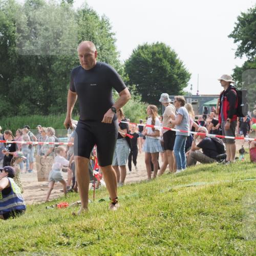 15.06.2025 - 27. Vierlanden-Triathlon KatJ http://msf.ph/oto/8010787 15.06.2025 10:10:07 Schwimmen 466 meine-sportfotos.de
