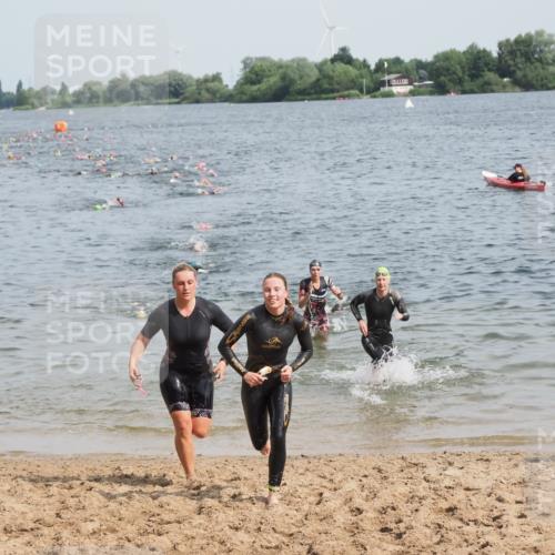 21.06.2025 - 27. Vierlanden-Triathlon MichiJ http://msf.ph/oto/8010797 15.06.2026 10:13:39 Schwimmen 545, 585, 622 meine-sportfotos.de