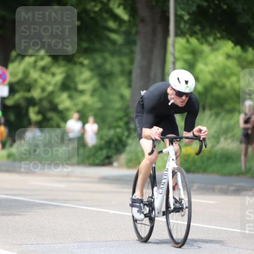 15.06.2025 - 7 Türme Triathlon Yannick Fuchs http://msf.ph/oto/8010802 15.06.2025 13:25:49 Radfahren 562, 734, 769 meine-sportfotos.de