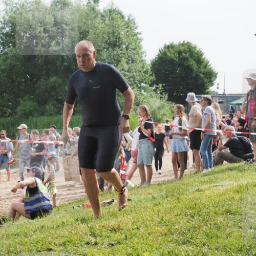 15.06.2025 - 27. Vierlanden-Triathlon KatJ http://msf.ph/oto/8010807 15.06.2025 10:10:07 Schwimmen 466 meine-sportfotos.de