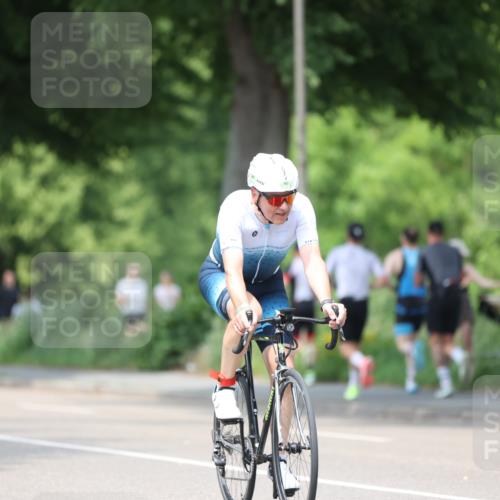 15.06.2025 - 7 Türme Triathlon Yannick Fuchs http://msf.ph/oto/8010854 15.06.2025 13:25:51 Radfahren 562, 734, 769, 855 meine-sportfotos.de