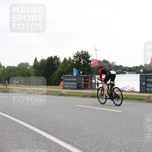 21.06.2025 - 27. Vierlanden-Triathlon H.Heesch http://msf.ph/oto/8010877 15.06.2025 13:00:04 Radfahren 1115, 1143 meine-sportfotos.de