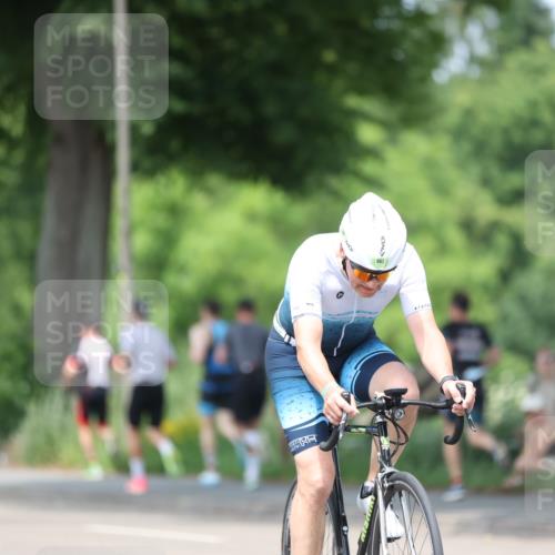 15.06.2025 - 7 Türme Triathlon Yannick Fuchs http://msf.ph/oto/8010883 15.06.2025 13:25:51 Radfahren 562, 734, 769, 855 meine-sportfotos.de