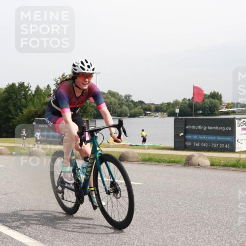 15.06.2025 - 27. Vierlanden-Triathlon H.Heesch http://msf.ph/oto/8010893 15.06.2025 11:01:19 Radfahren 123, 200, 484, 618 meine-sportfotos.de