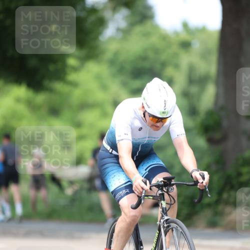 15.06.2025 - 7 Türme Triathlon Yannick Fuchs http://msf.ph/oto/8010894 15.06.2025 13:25:51 Radfahren 562, 734, 769, 855 meine-sportfotos.de