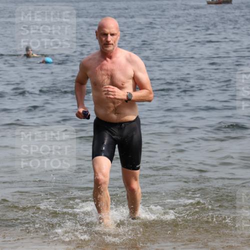 15.06.2025 - 27. Vierlanden-Triathlon Lena Gebhardt http://msf.ph/oto/8010895 15.06.2025 10:07:45 Schwimmen 371, 395, 407, 468 meine-sportfotos.de