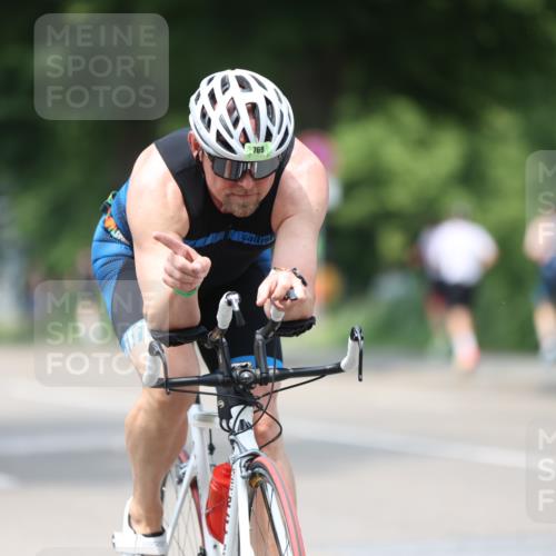 15.06.2025 - 7 Türme Triathlon Yannick Fuchs http://msf.ph/oto/8010917 15.06.2025 13:25:54 Radfahren 562, 769, 855, 939 meine-sportfotos.de