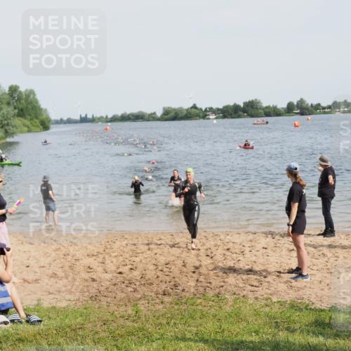 21.06.2025 - 27. Vierlanden-Triathlon MichiJ http://msf.ph/oto/8010935 15.06.2026 10:13:42 Schwimmen 513, 545, 585, 622 meine-sportfotos.de