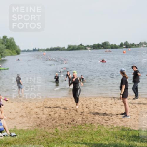 21.06.2025 - 27. Vierlanden-Triathlon MichiJ http://msf.ph/oto/8010947 15.06.2026 10:13:43 Schwimmen 513, 540, 545, 585, 622 meine-sportfotos.de