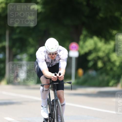 15.06.2025 - 7 Türme Triathlon Yannick Fuchs http://msf.ph/oto/8011012 15.06.2025 12:44:59 Radfahren  meine-sportfotos.de