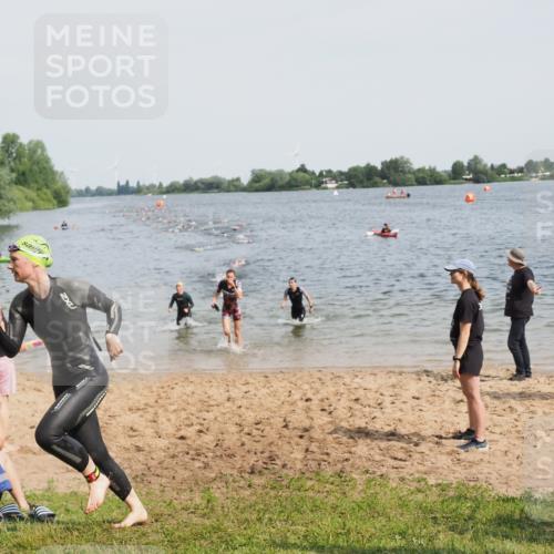 21.06.2025 - 27. Vierlanden-Triathlon MichiJ http://msf.ph/oto/8011013 15.06.2026 10:13:45 Schwimmen 490, 513, 540, 545, 585, 622 meine-sportfotos.de