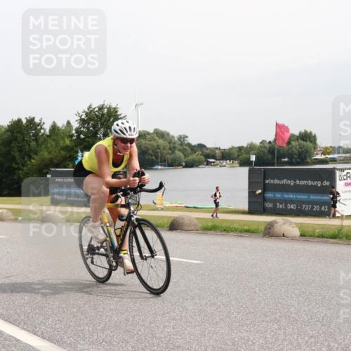 15.06.2025 - 27. Vierlanden-Triathlon H.Heesch http://msf.ph/oto/8011046 15.06.2025 11:01:48 Radfahren 90, 537, 584, 614 meine-sportfotos.de