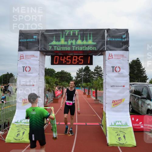 15.06.2025 - 7 Türme Triathlon Michael Strokosch http://msf.ph/oto/8011054 15.06.2025 14:58:51 Ziel 212, 221 meine-sportfotos.de