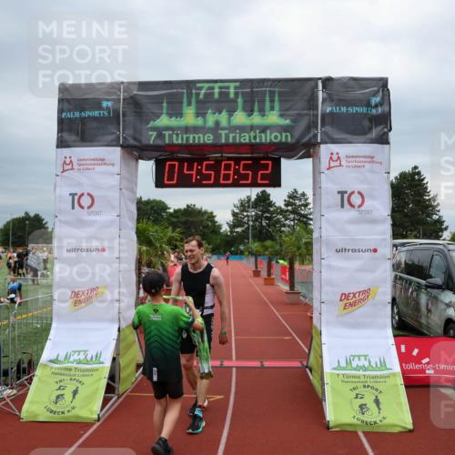 15.06.2025 - 7 Türme Triathlon Michael Strokosch http://msf.ph/oto/8011073 15.06.2025 14:58:51 Ziel 212, 221 meine-sportfotos.de