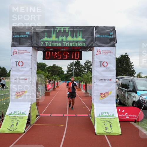 15.06.2025 - 7 Türme Triathlon Michael Strokosch http://msf.ph/oto/8011076 15.06.2025 14:59:10 Ziel  meine-sportfotos.de