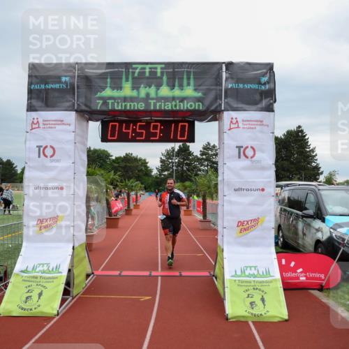 15.06.2025 - 7 Türme Triathlon Michael Strokosch http://msf.ph/oto/8011081 15.06.2025 14:59:10 Ziel  meine-sportfotos.de