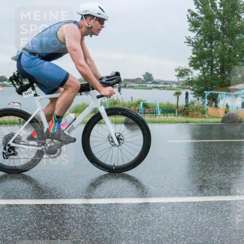 21.06.2025 - 27. Vierlanden-Triathlon H.Heesch http://msf.ph/oto/8011083 15.06.2025 13:56:25 Radfahren 1306, 1317 meine-sportfotos.de