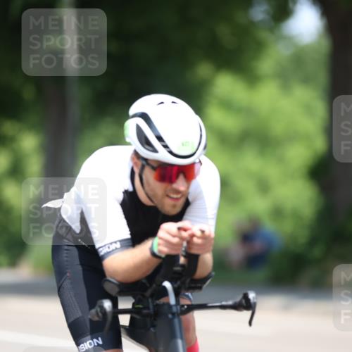 15.06.2025 - 7 Türme Triathlon Yannick Fuchs http://msf.ph/oto/8011087 15.06.2025 12:45:02 Radfahren  meine-sportfotos.de