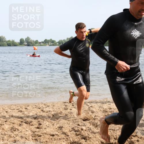 15.06.2025 - 27. Vierlanden-Triathlon Lena Gebhardt http://msf.ph/oto/8011106 15.06.2025 10:07:55 Schwimmen 371, 395, 403, 407 meine-sportfotos.de