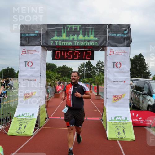 15.06.2025 - 7 Türme Triathlon Michael Strokosch http://msf.ph/oto/8011141 15.06.2025 14:59:12 Ziel  meine-sportfotos.de