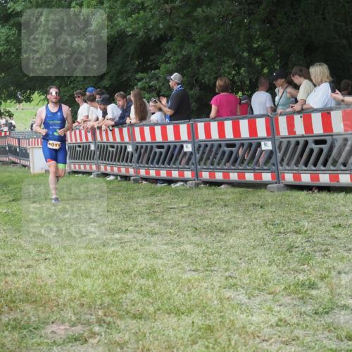 21.06.2025 - 27. Vierlanden-Triathlon KatJ http://msf.ph/oto/8011146 15.06.2025 13:05:54 Ziel 692, 837, 1017 meine-sportfotos.de