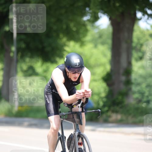 15.06.2025 - 7 Türme Triathlon Yannick Fuchs http://msf.ph/oto/8011161 15.06.2025 12:45:27 Radfahren 245, 363, 395, 439, 442, 588 meine-sportfotos.de