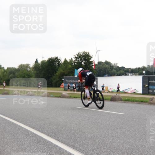 21.06.2025 - 27. Vierlanden-Triathlon H.Heesch http://msf.ph/oto/8011201 15.06.2025 13:01:40 Radfahren 1116, 1119, 1160 meine-sportfotos.de