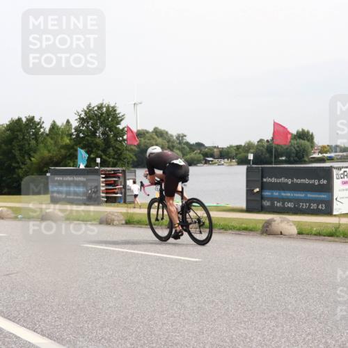 15.06.2025 - 27. Vierlanden-Triathlon H.Heesch http://msf.ph/oto/8011232 15.06.2025 11:02:38 Radfahren 771 meine-sportfotos.de