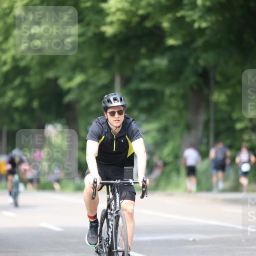 15.06.2025 - 7 Türme Triathlon Yannick Fuchs http://msf.ph/oto/8011234 15.06.2025 13:26:02 Radfahren 294, 887, 939, 955 meine-sportfotos.de