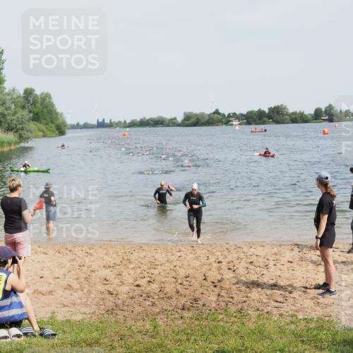 21.06.2025 - 27. Vierlanden-Triathlon MichiJ http://msf.ph/oto/8011240 15.06.2026 10:13:55 Schwimmen 472, 490, 513, 540 meine-sportfotos.de
