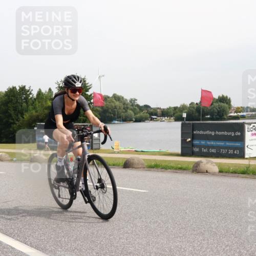 15.06.2025 - 27. Vierlanden-Triathlon H.Heesch http://msf.ph/oto/8011244 15.06.2025 11:02:40 Radfahren 771 meine-sportfotos.de