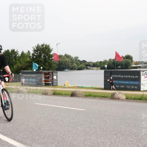 15.06.2025 - 27. Vierlanden-Triathlon H.Heesch http://msf.ph/oto/8011277 15.06.2025 11:02:43 Radfahren 522, 529, 735, 771 meine-sportfotos.de
