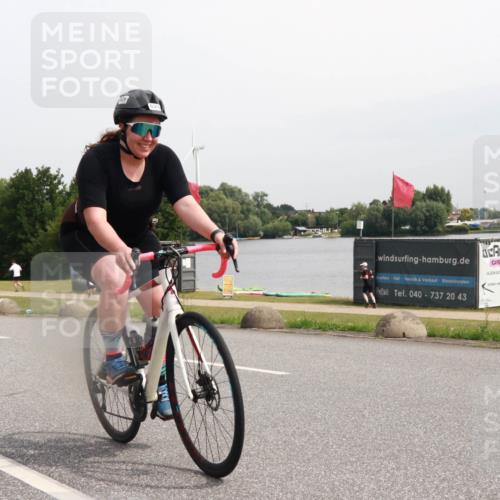 15.06.2025 - 27. Vierlanden-Triathlon H.Heesch http://msf.ph/oto/8011285 15.06.2025 11:02:43 Radfahren 522, 529, 735, 771 meine-sportfotos.de